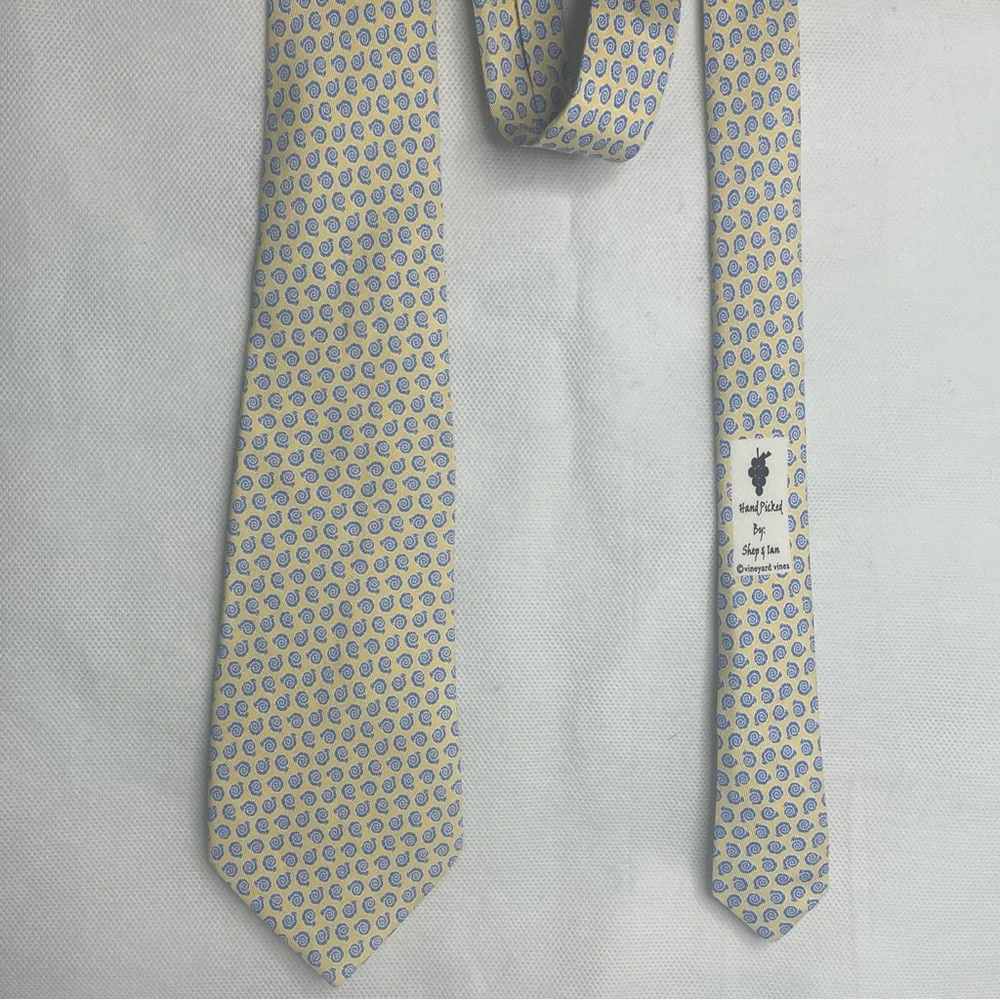 Boys Vineyard Vines Necktie Yellow Blue Shells & Snails 100% Silk Tie USA Made
